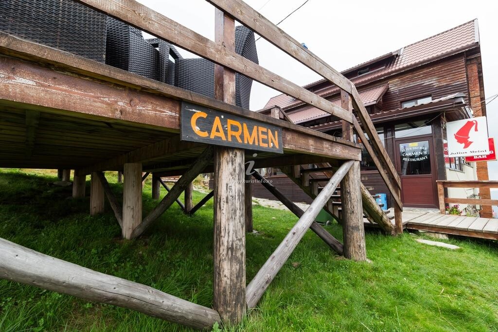 Terasa Pensiunii Carmen din Rânca