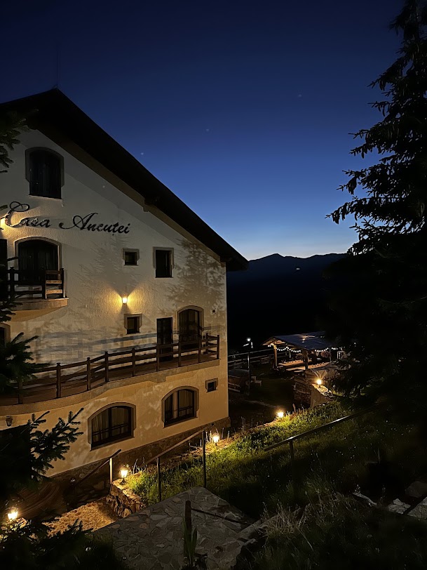Casa Ancuței din Rânca, seara