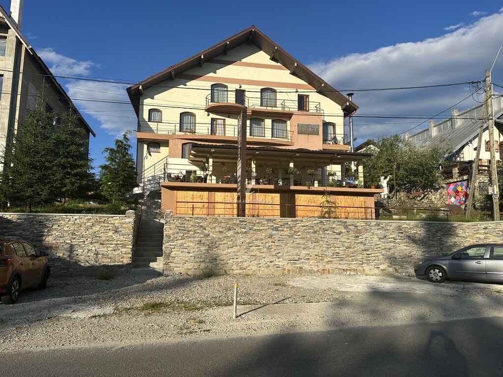 Exteriorul Pensiunii Rubin din Rânca