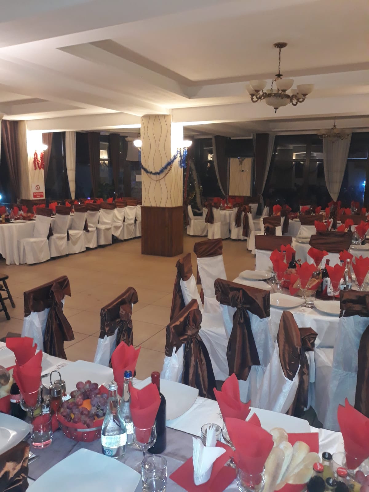 Sala de restaurant Panoramic Rânca, pregătită pentru un eveniment